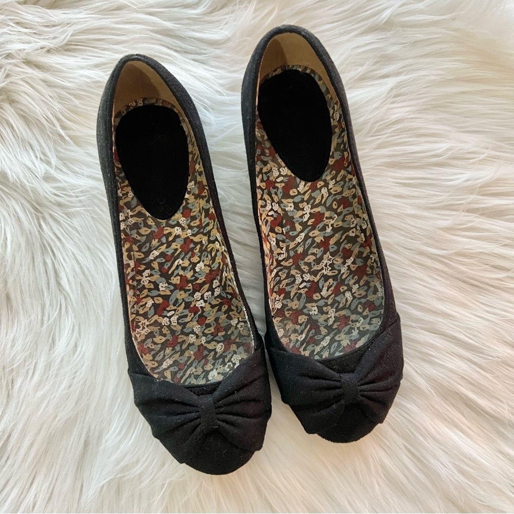 Cute black wedge shoes